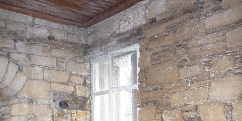 Ανακατασκευή παλαιάς πέτρινης οικίας στην Κύμη Ευβοίας